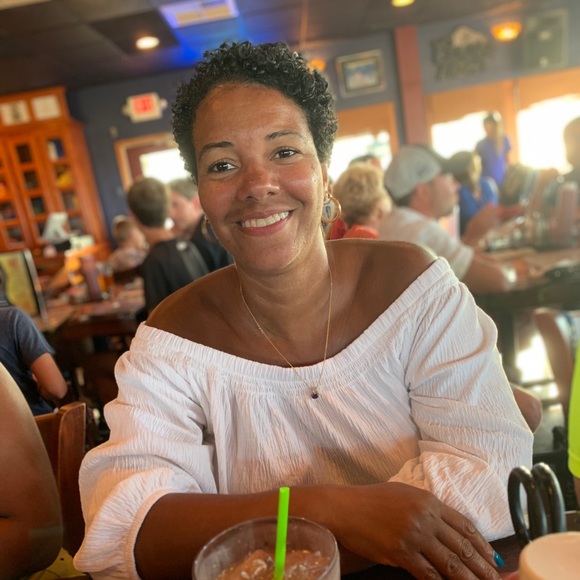 Meet your Posher, Darriea - Picture 2 of 4